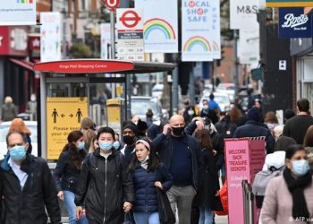 UK places travel ban on 11 African countries over new COVID-19 variant