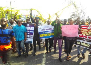 Delta youths shutdown East-West road, reject Sole Administrator for NDDC