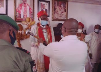 Okowa presents Staff of Office to new Okere-Urhobo monarch