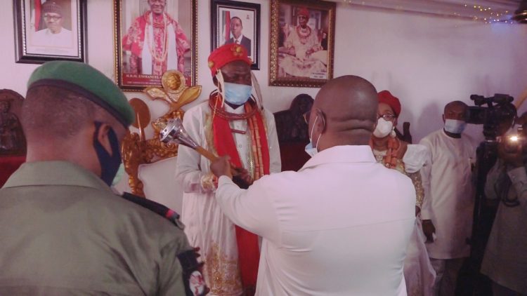 Okowa presents Staff of Office to new Okere-Urhobo monarch