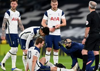 Harry Kane out for weeks after injuring ankles – Mourinho