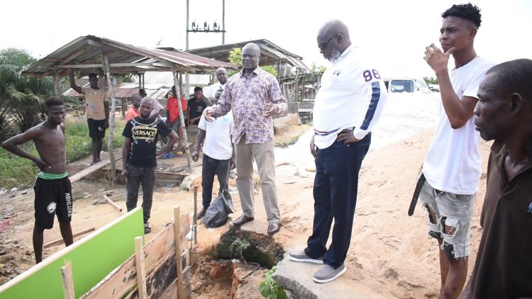 Umeh Road: Delta lawmaker, Onwo, carries out repairs on failed portions