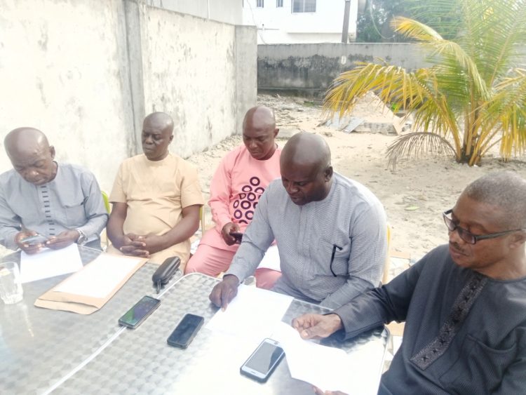 PFAN hands NFF 90-day notice to amend statutes 2010