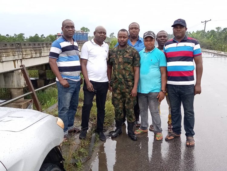 Read how NUJ Delta, Edo delegates rescued army captain from accident scene