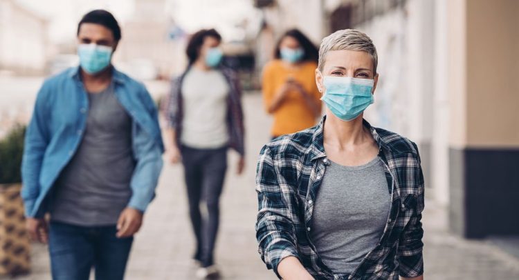 Should vaccinated people mask up with COVID-19 cases rising?