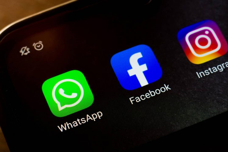 WhatsApp, Facebook and Instagram go DOWN