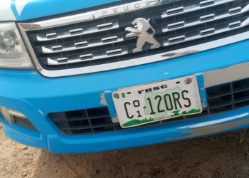 Motorist mocks FRSC team with four expired tyres