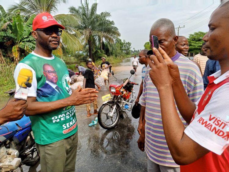 2023: Nesiama visits flood victims, donates relief materials in Delta
