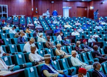 House of Reps faults burning of illegal oil bunkering vessel by Nigerian Navy