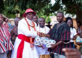 Olu of Warri Kingdom Ogiame Atuwatse III CFR donates to Ghana’s flood victims