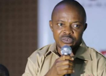 Heavily armed policemen arrest NLC President in Imo