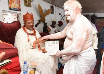 Ovie of Ughelli confers chieftaincy title on HEOSL official, Herman Niekerk