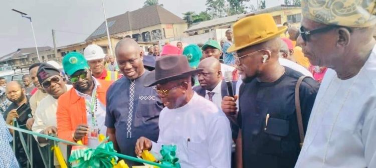Oshiomhole inaugurates ultra-modern A & E Petrol Station in Warri, applauds Ayirimi Emami for investing in Nigeria