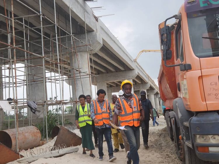 Agbi inspects Orere-Ewu bridge, lauds contractor for good job