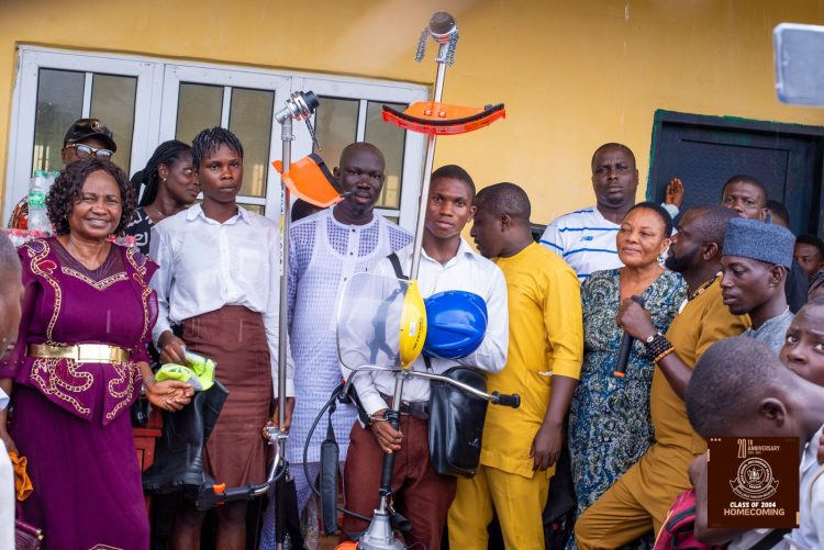 BMSSPOBA class of 2004 marks 20th anniversary with school donations