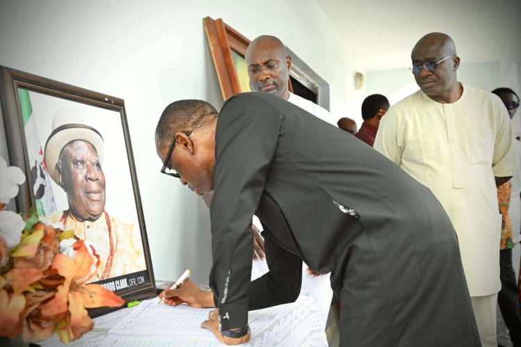 Okowa visits Kiagbodo, pays condolence to late E.K Clark’s family