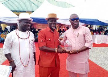 Gov Oborevwori, Manager, Mulade bag varsity awards