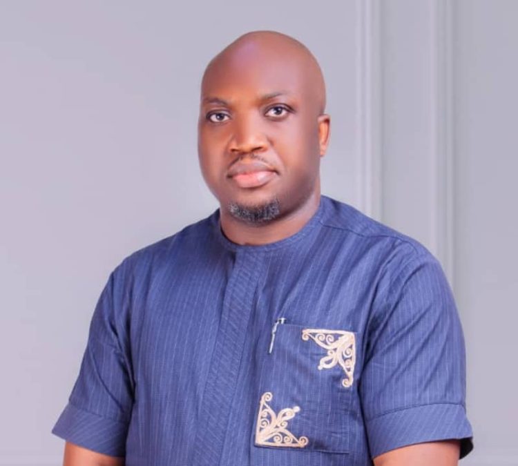 Immediate past APC Delta State Secretary, Otunba Nick Ovuakporie rejoins party