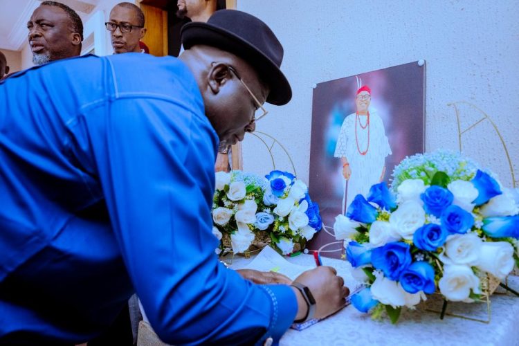 Governor Oborevwori Visits Elue Family, Pays Heartfelt Tribute to Late Deputy Governor
