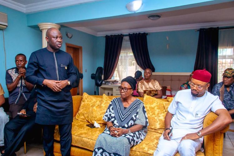 Guwor Leads Delta Lawmakers to Mourn Former Deputy Governor B.S.C. Elue in Obior