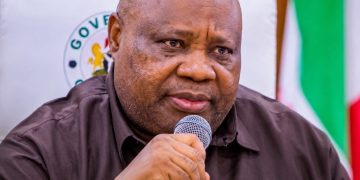 Osun Poll: Two Candidates Quit Race, Endorse Adeleke