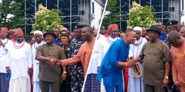 Nani Receives Police, Vigilantes on Thank-You Visit, Urges Stronger Fight Against Kidnapping