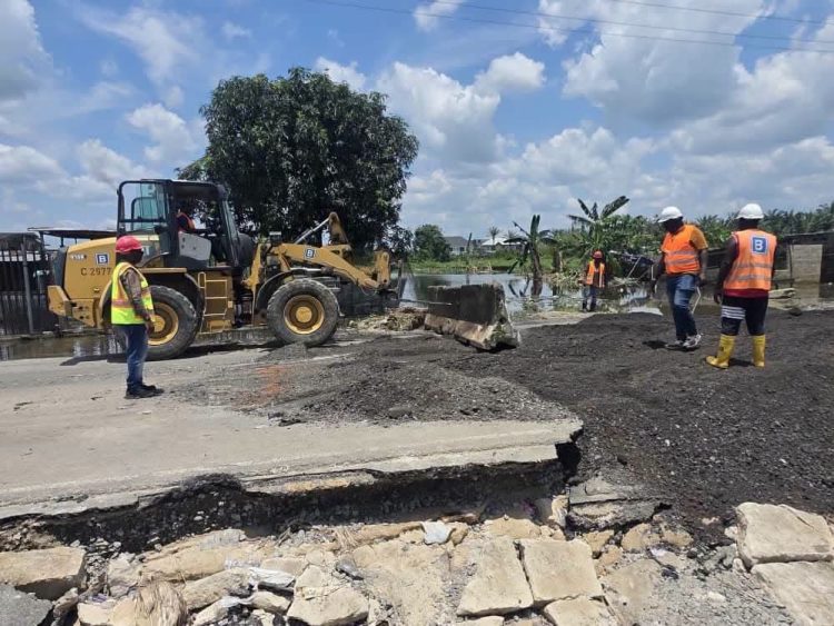 Oborevwori Orders Emergency Repairs as East-West Road Gives Way at Agbarho